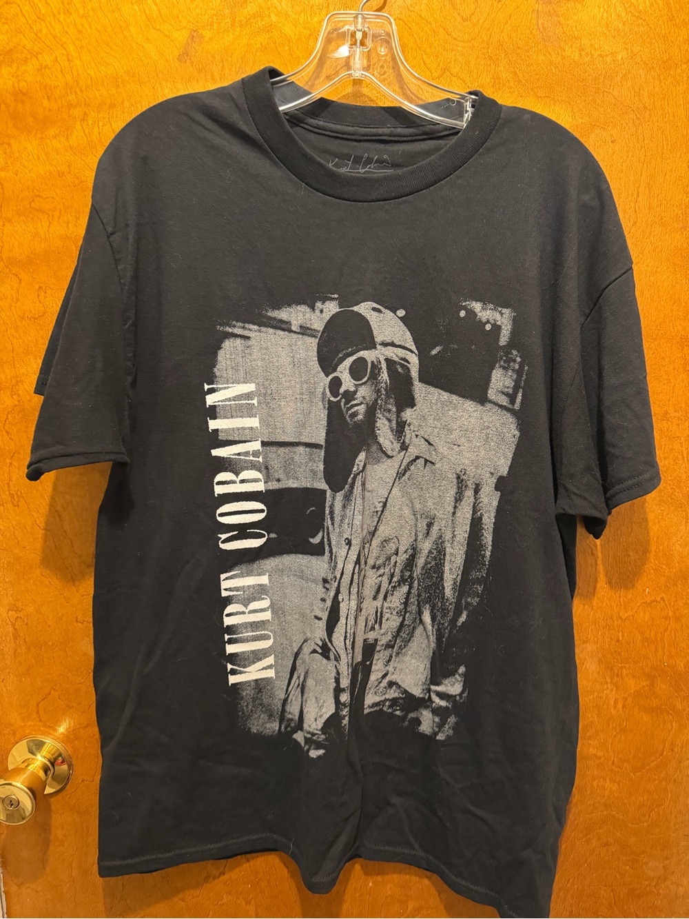 Kurt Cobain short sleeve black tshirt men’s tee size large 90s music tee